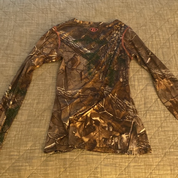 Under Armour Size Small Women’s Base Layer Top - Picture 4 of 5